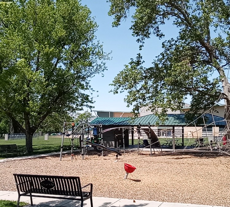 bountiful-park-playground-photo